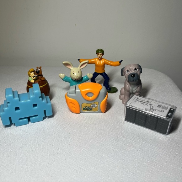 Assorted Toy Figurines and mini dominoes set. Scooby. Shaggy. Buster. Drooler - Picture 6 of 6
